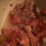 トマトとツナの簡単サラダ